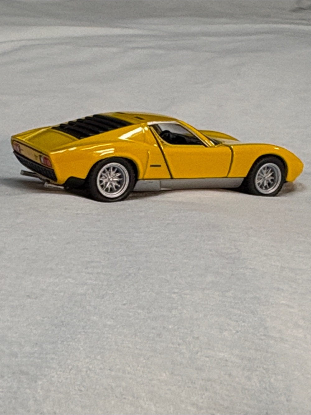 Lamborghini Miura 1971 P400 Model 1:34 - brand new - Picture 12 of 12
